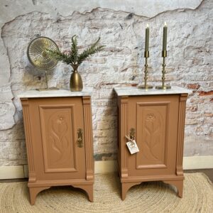 Set nachtkastjes met marmerenblad