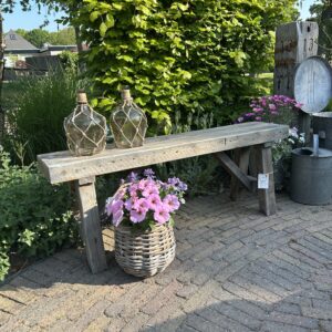 Robuuste sfeervolle houten tuinbank
